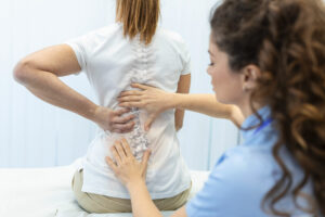 Scoliosis care for adults with back issues in KL 